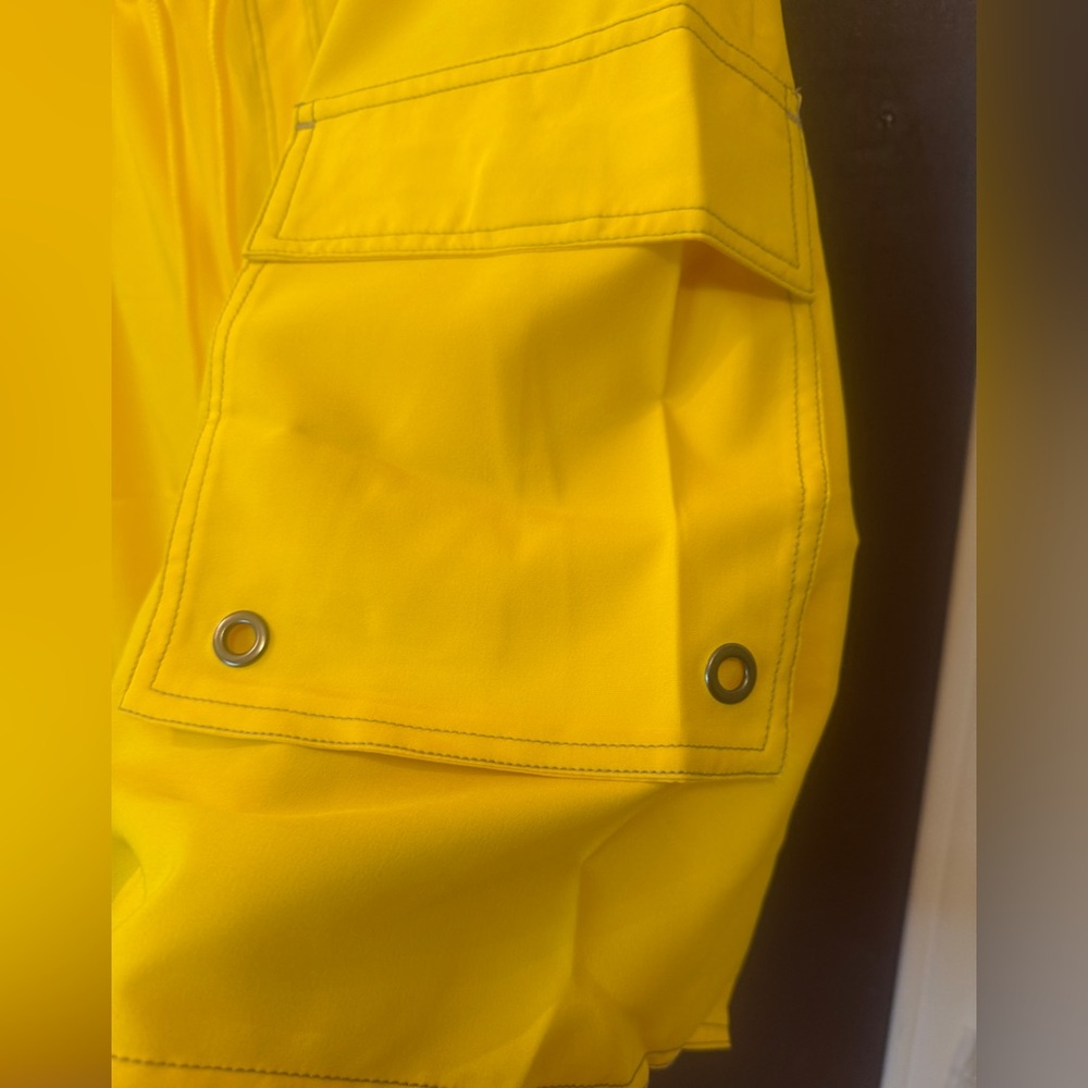 Swim trunks NWT 2 pair Men’s Blue &
Yellow w/cargo pockets. Fully lined.
Sz 3X - Picture 10 of 10